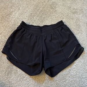 Lululemon 4” hotty hot shorts